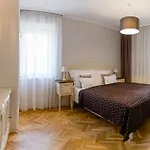 Aurora 4*