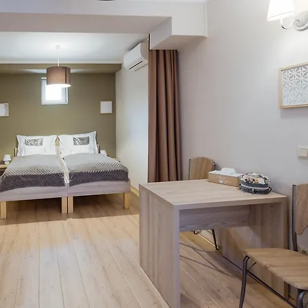 بيت ضيافة Aurora Vendeghaz 4*