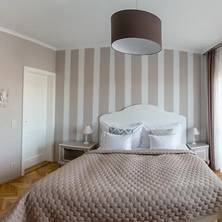 Aurora Vendeghaz بيت ضيافة