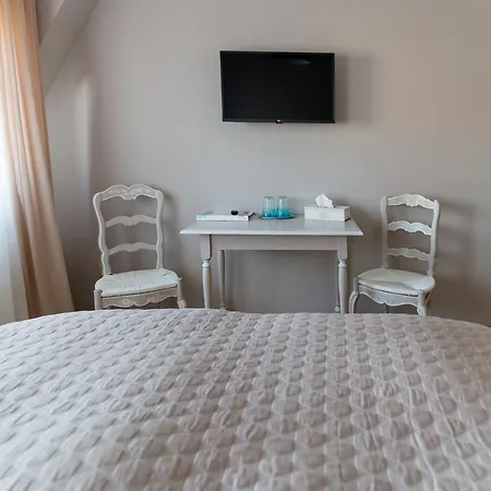 Aurora Vendeghaz بيت ضيافة 4*