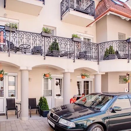 Aurora Vendeghaz بيت ضيافة